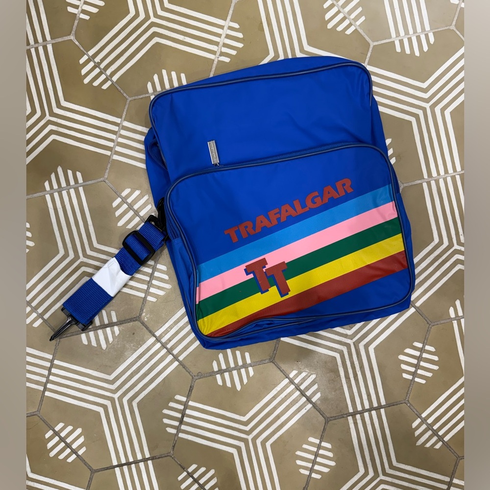 New Trafalgar Vibrant Blue Messenger Bag